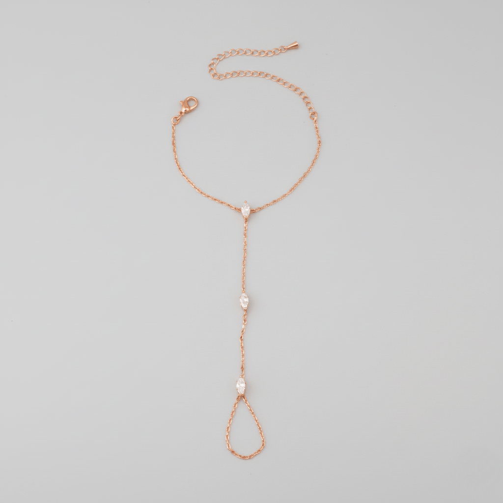 AstraNova justerbart ringarmbånd – krystalldetalj