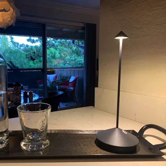 Ładowalna aluminiowa lampa LED oświetlająca, 12 in, 185 lumenów, 2700K
