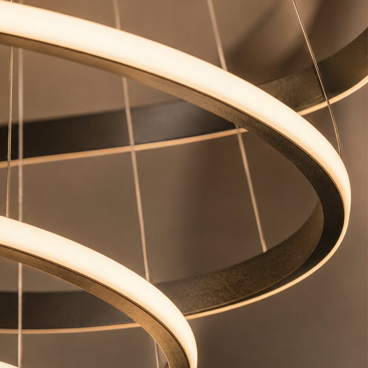LED-Ring-Pendelleuchte, Kronleuchter und Deckenleuchte — Gold