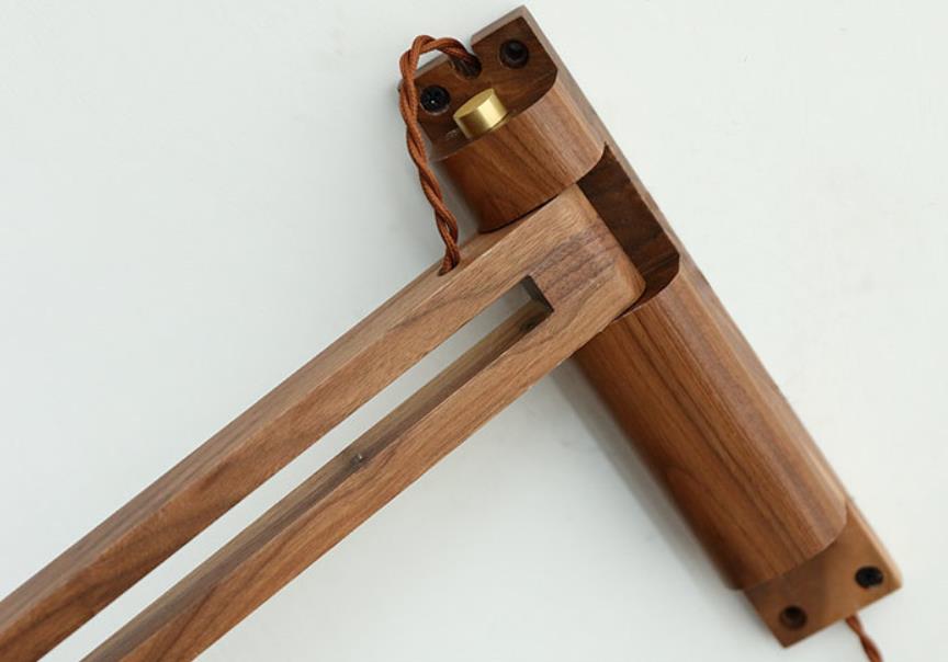 Aplique de pared con brazo articulado de madera y pantalla de vidrio acanalado - Lámpara de lectura ajustable junto a la cama para dormitorio moderno y japandi, pasillo y sala de estar R