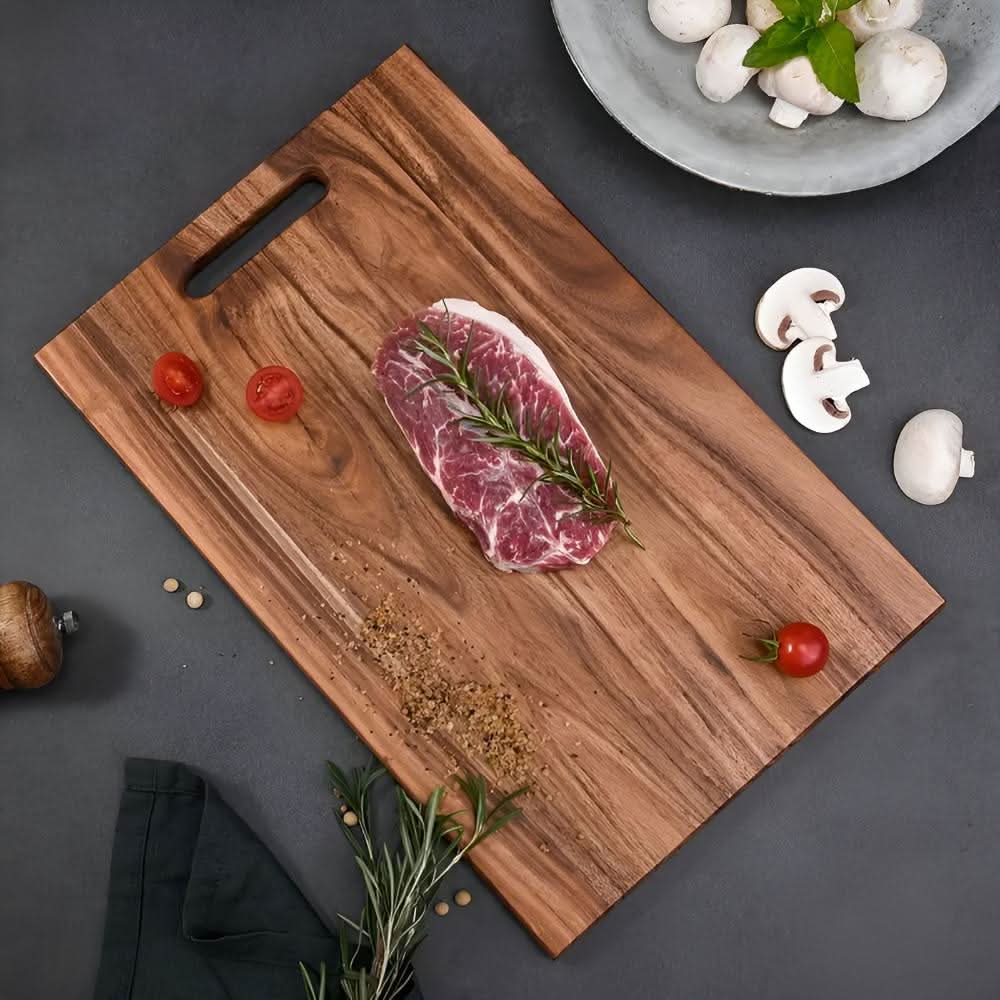 Planche à découper en bois d’acacia AuroraWood — poignée intégrée, finition écologique, design élégant