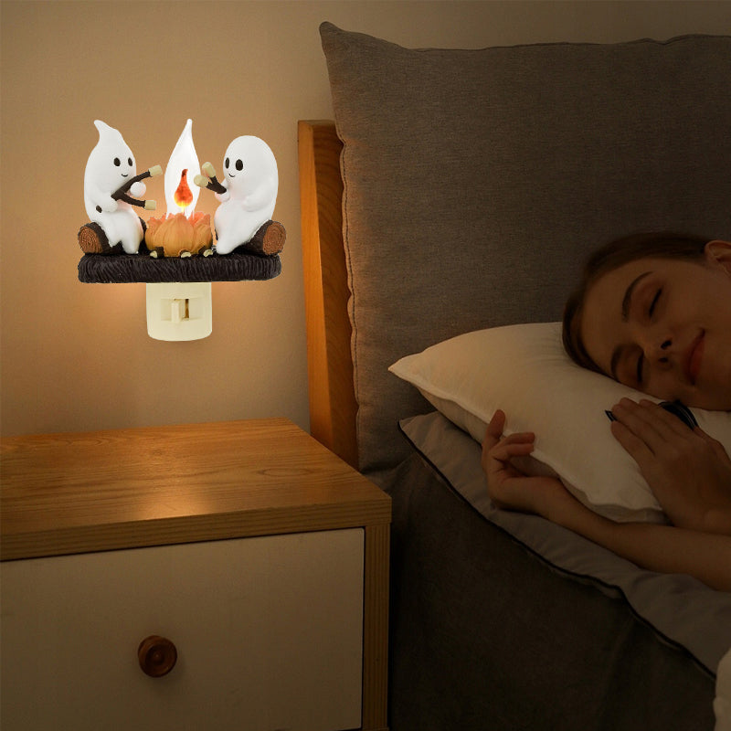 Noční světlo s blikajícím táborákem a duchem - LED figurka z pryskyřice