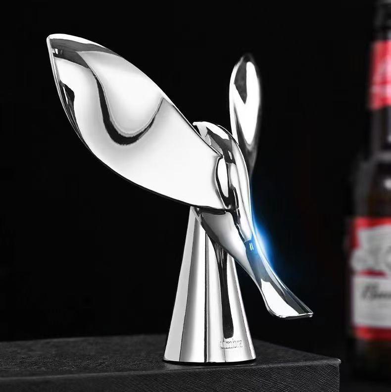 Otvírák na láhve ve tvaru vlaštovky s vyvažovacím stojánkem — zinková slitina s zrcadlovým leštěním