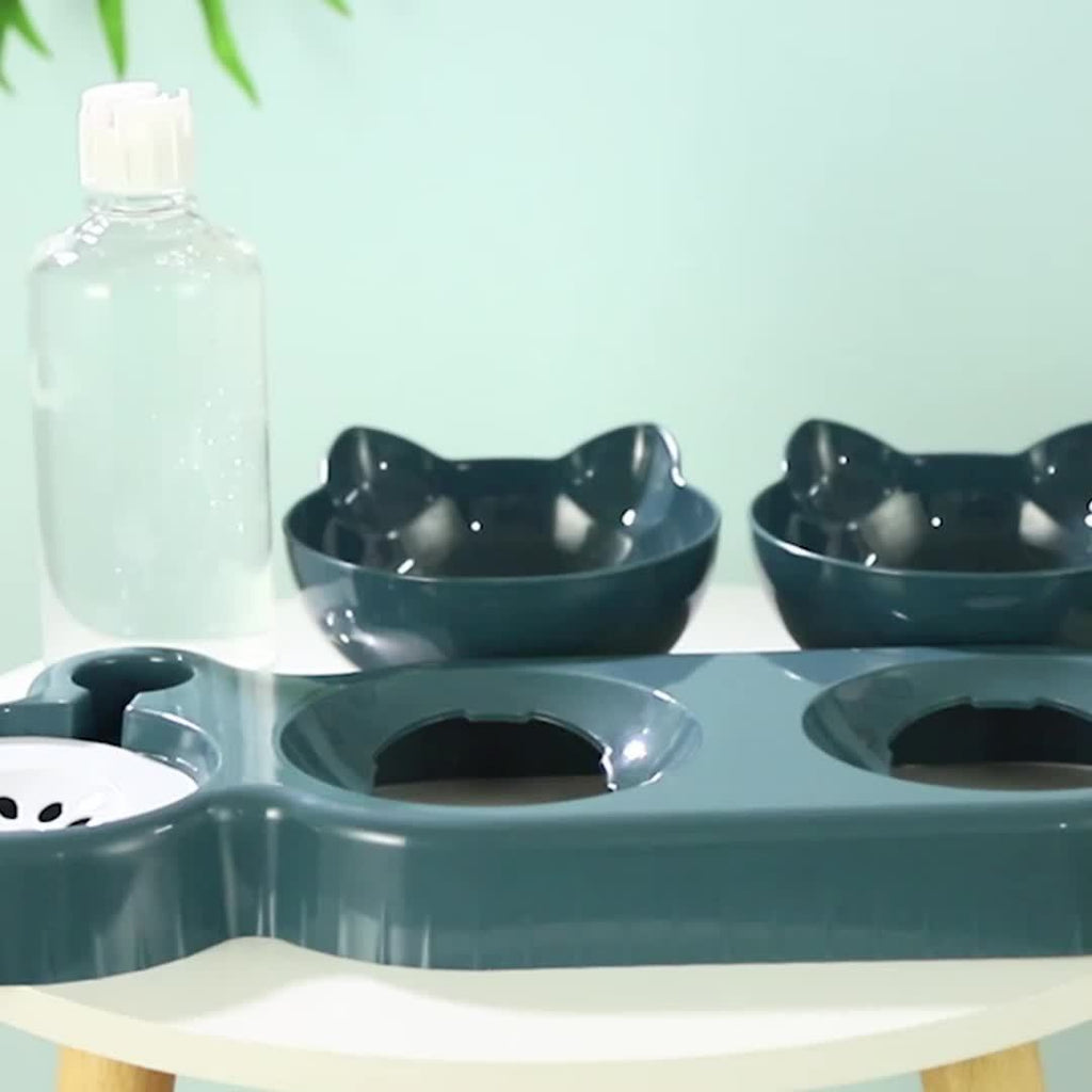 Tilted Bowls with Gravity Water System and Protective Neck Design - Euroselle