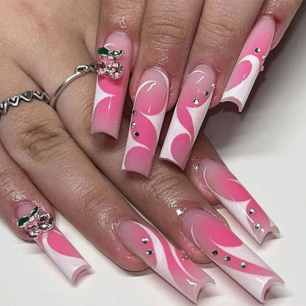 NovaGlam plaknagelset: 24 roze ontwerpen, verschillende maten