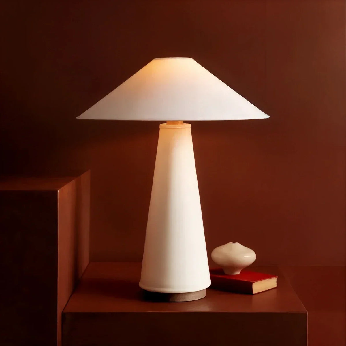 Lampe de table LED NovaBright — Lumière chaleureuse, silhouette épurée