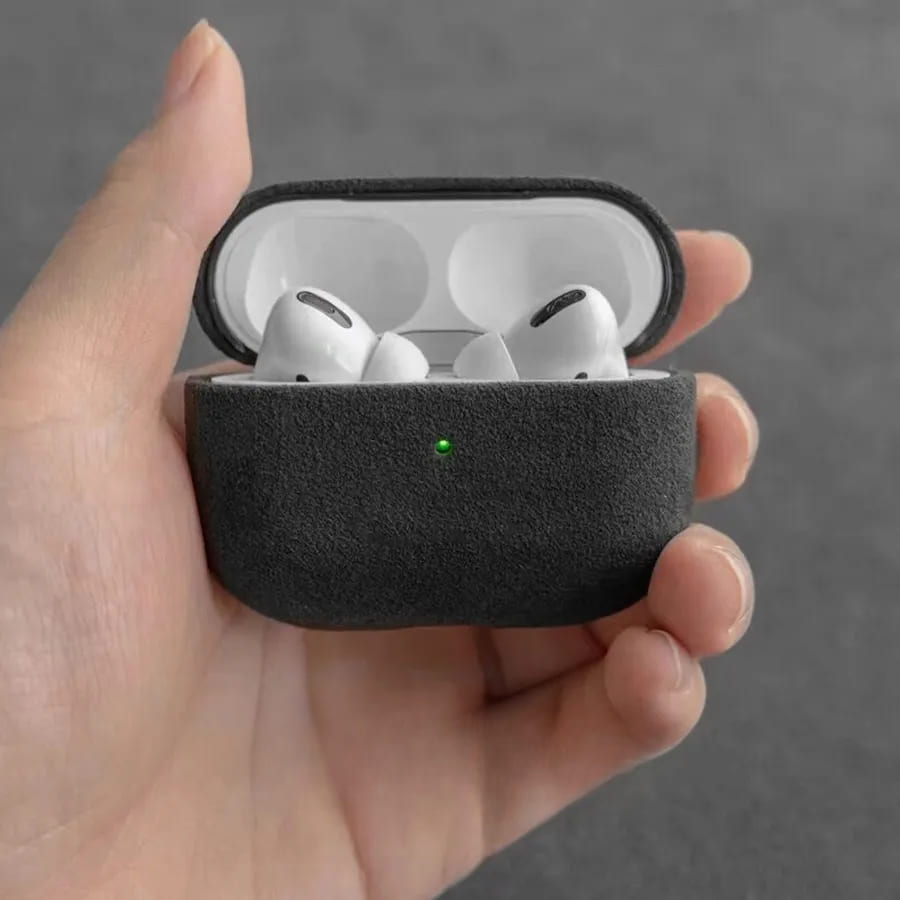 Pouzdro s příjemným měkkým povrchem pro AirPods Pro/Gen 3/4 — bezdrátové, odolné proti poškrábání