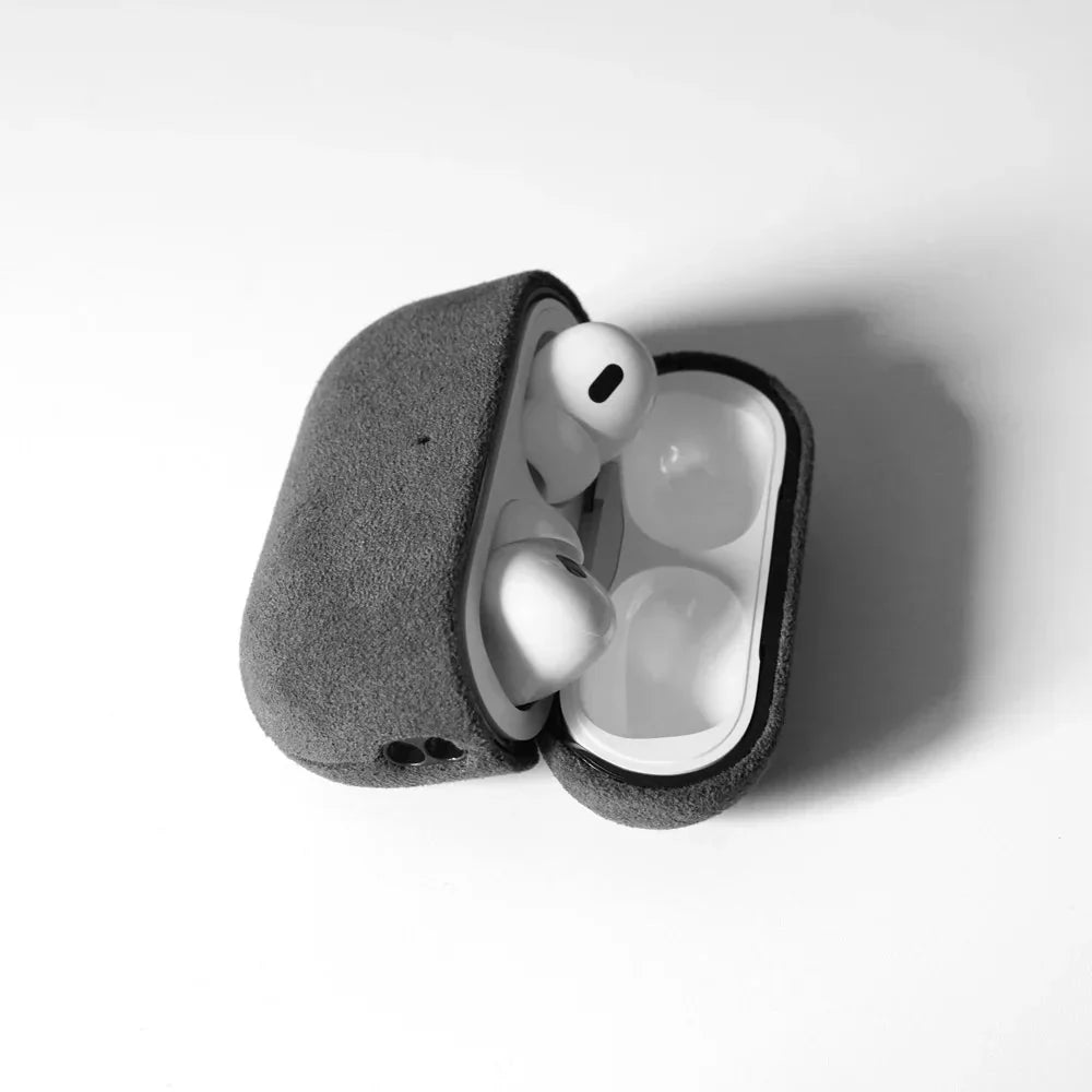 Pouzdro s příjemným měkkým povrchem pro AirPods Pro/Gen 3/4 — bezdrátové, odolné proti poškrábání