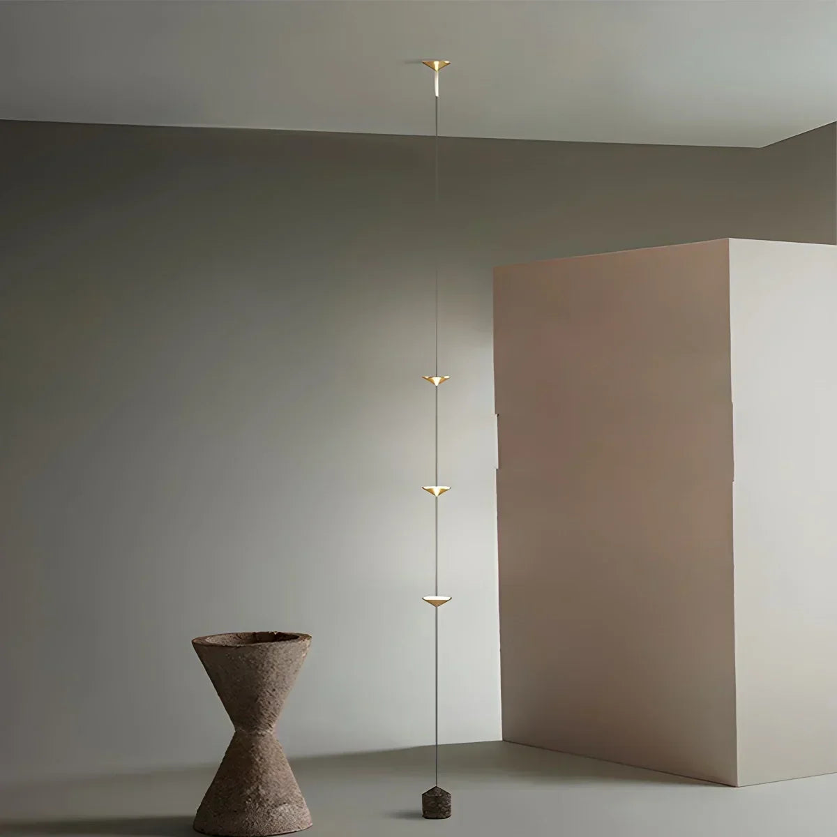 Verstellbare LED-Stangenleuchte mit Spannbefestigung, 8-10 ft, Leuchte mit vier Lichtpunkten