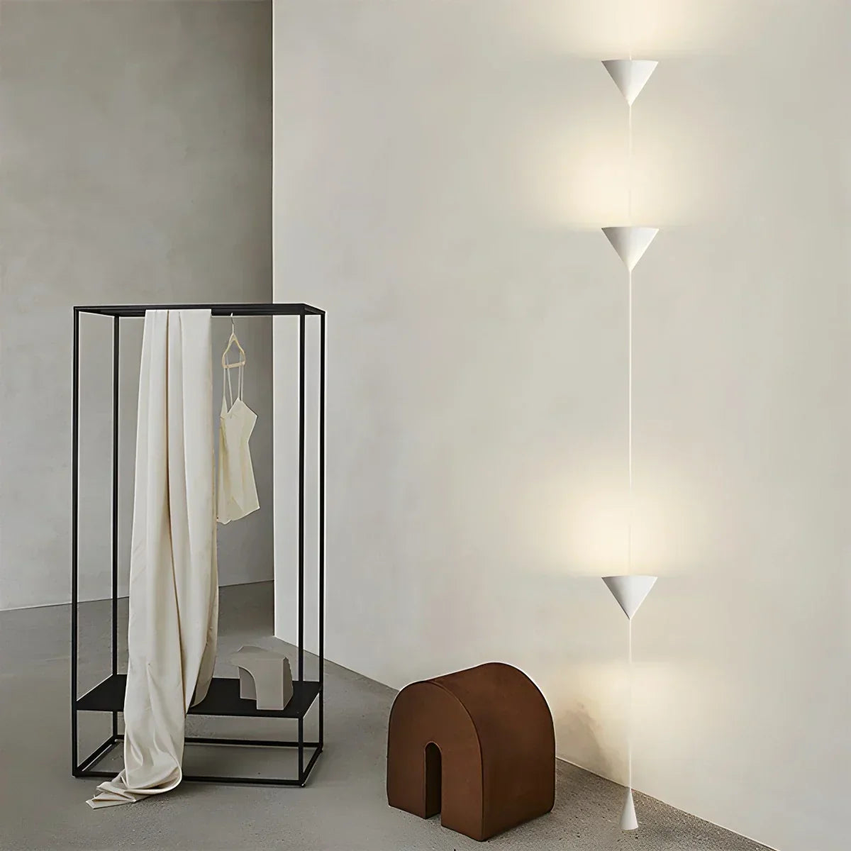 Justerbar stanglampe i jern og akryl med LED, op til 11.5 Feet, til soveværelse, stue og moderne hjemmekontor, slank lodret accentlampe