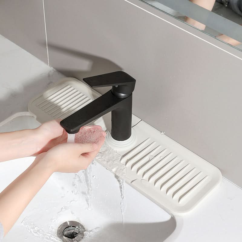 Čistič odpadů AquaClear Pro — chemicky nezávadné složení vyčistí potrubí během několika sekund a rozpouští nahromaděné vlasy a mastnotu