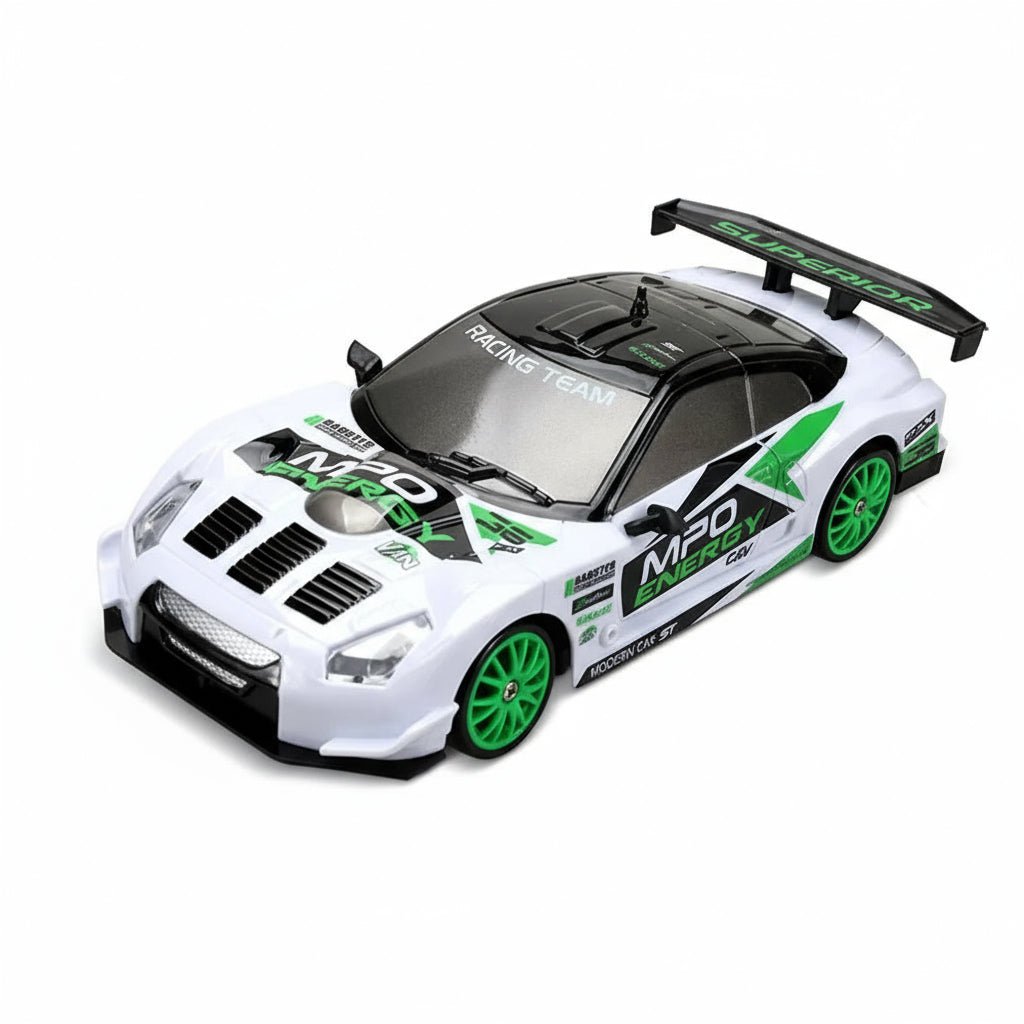 VeloDrift RC driftovací auto s pohonem 4WD — kluzké pneumatiky, pohon všech čtyř kol