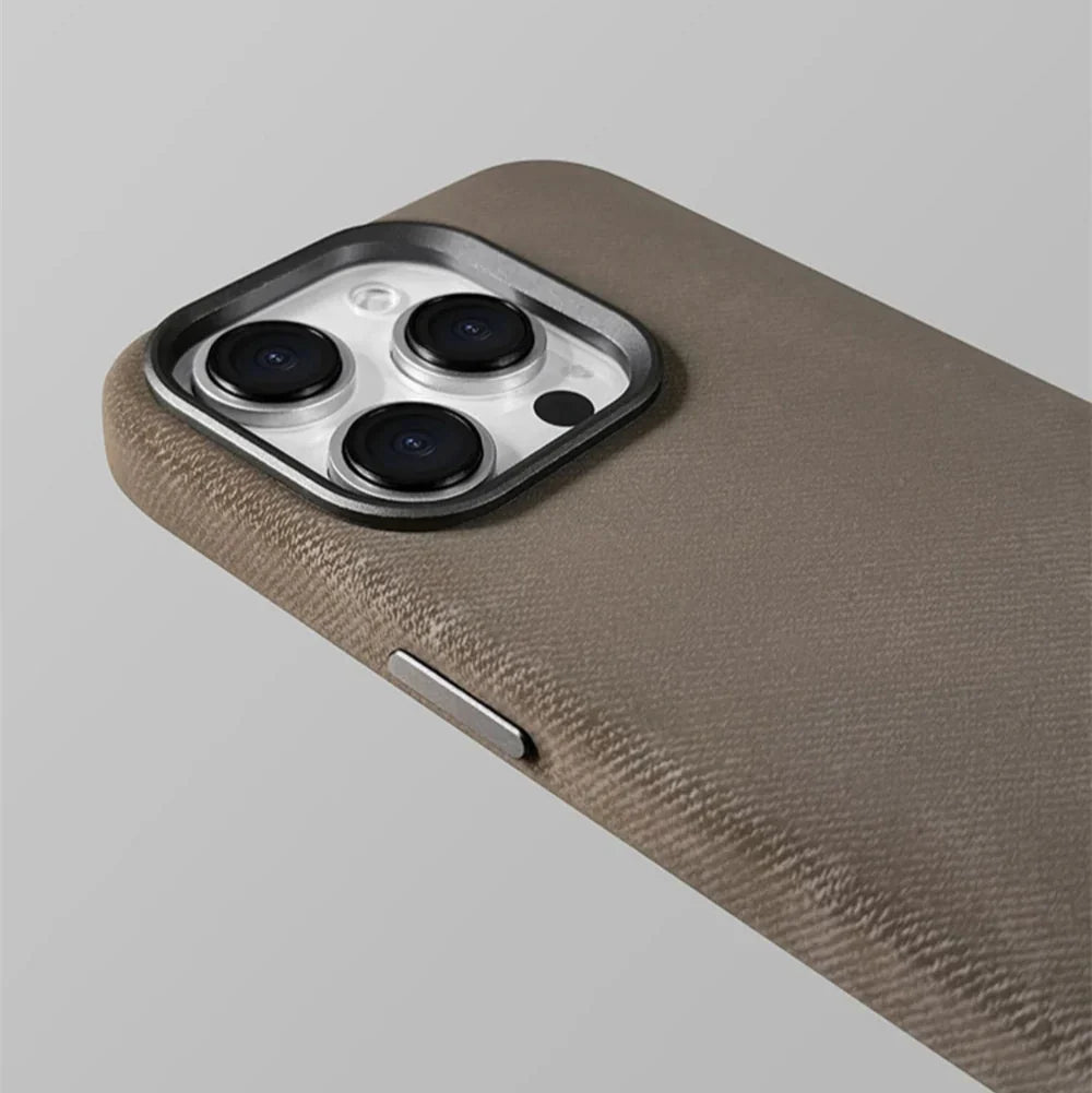 iPhone 13-17-hoesje met stoffen bekleding — draadloos opladen, vingerafdrukwerend