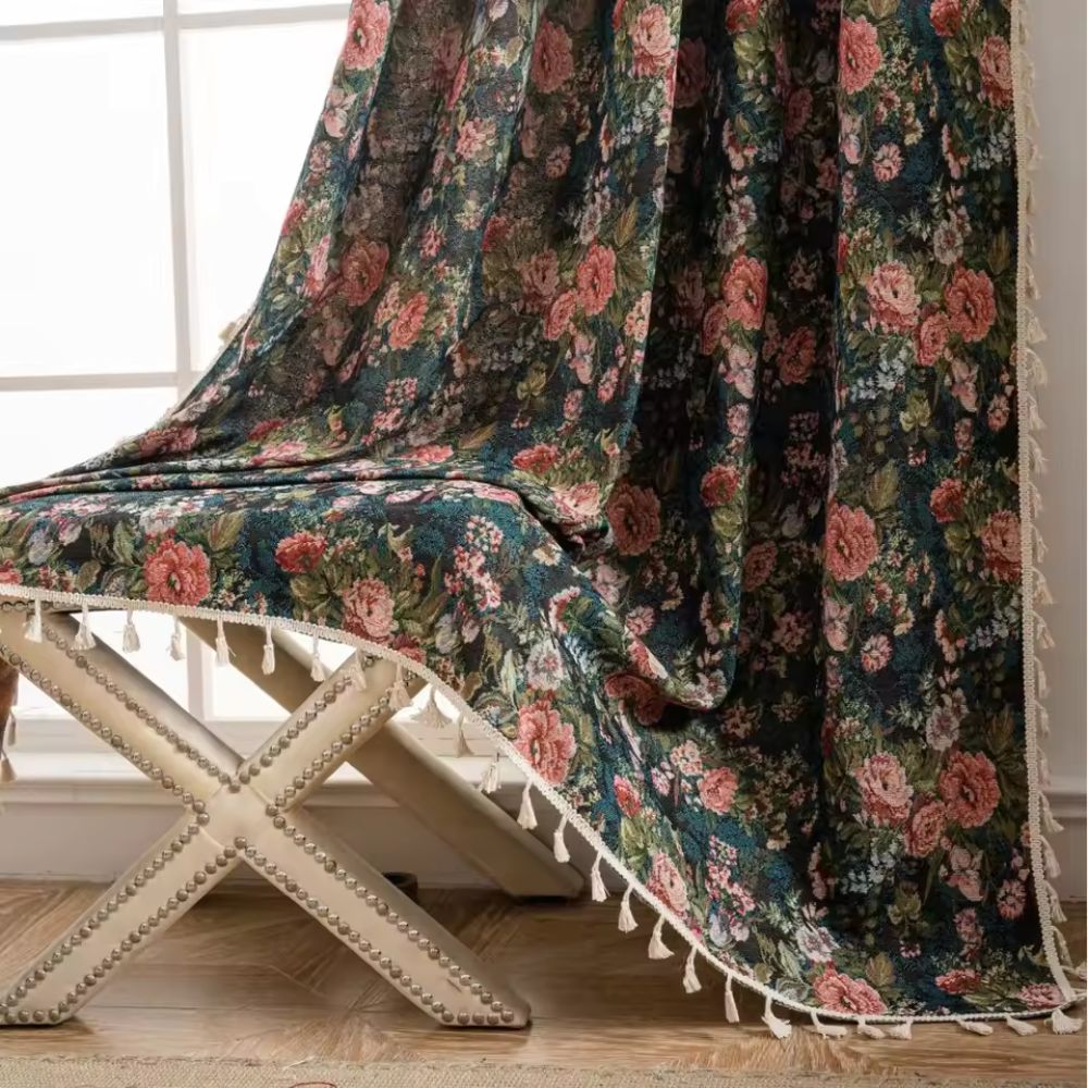 Závěs s vintage květinovým tapisériem pro elegantní obytné prostory - Euroselle
