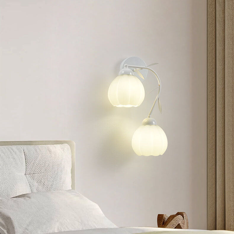 Belleverre Französische Blumen-Tassenwandleuchte Eisen Glas Schlafzimmer