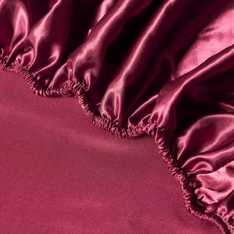CoolSilk-is-satinsengetøj med faconsyet pasform — elastisk pasform, glat vævning