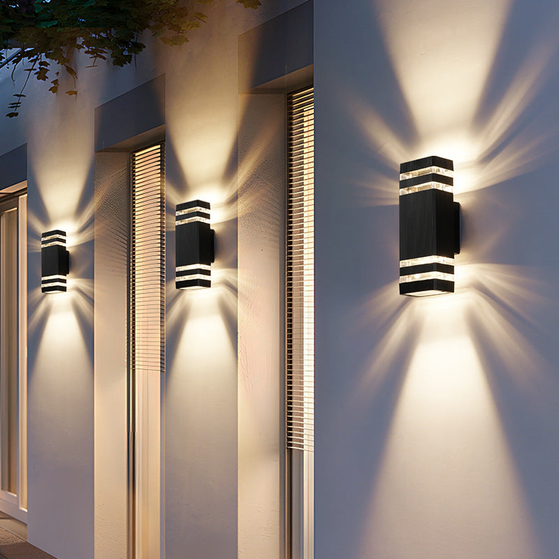 LumaWisp Doppelweg Außenwandleuchte mit warmem LED-Licht