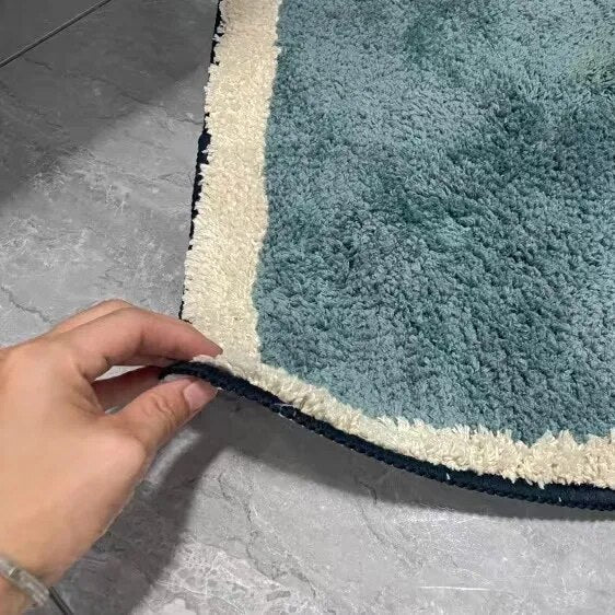 Tapis de bain artisanal NovaLoom — motif abstrait et adhérence antidérapante
