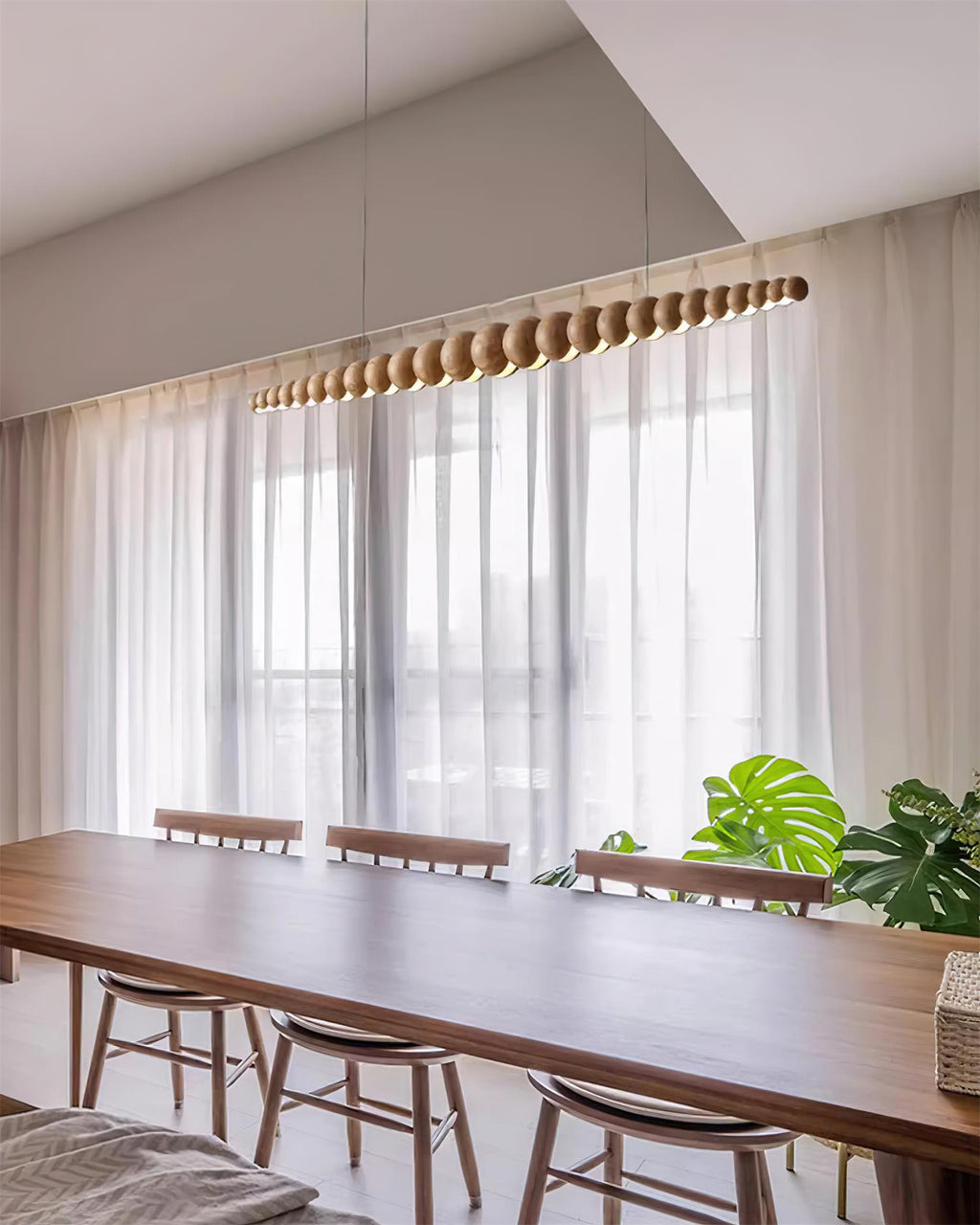 LED-pendellampe med globeskjerm, 46 tommer — metall, tre og akryl, 3000 K