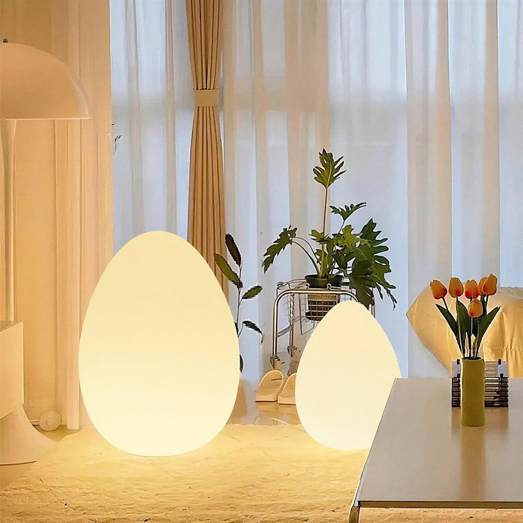 Lampadaire en forme d’œuf — Structure courbée sans joint