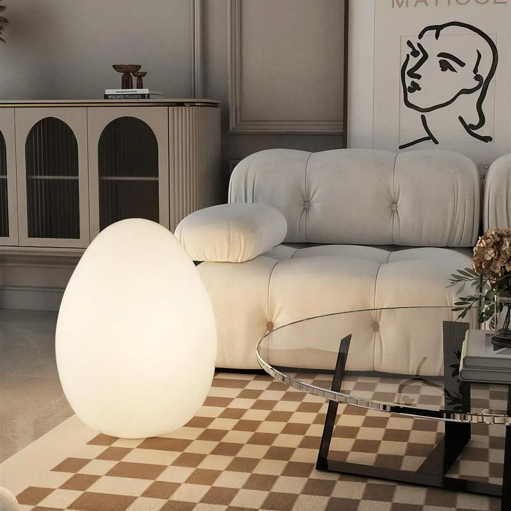 Lampadaire en forme d’œuf — Structure courbée sans joint