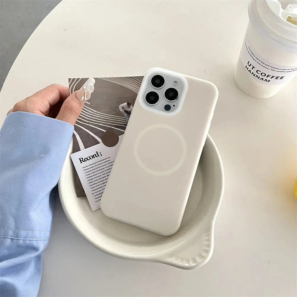 Silikonové pouzdro pro iPhone 15/16/17 Pro Max — stojánek s magnetickým kroužkem