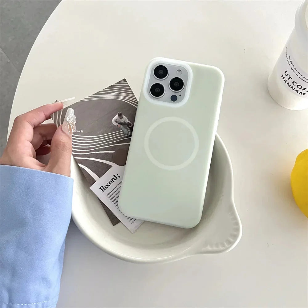 Silikonové pouzdro pro iPhone 15/16/17 Pro Max — stojánek s magnetickým kroužkem
