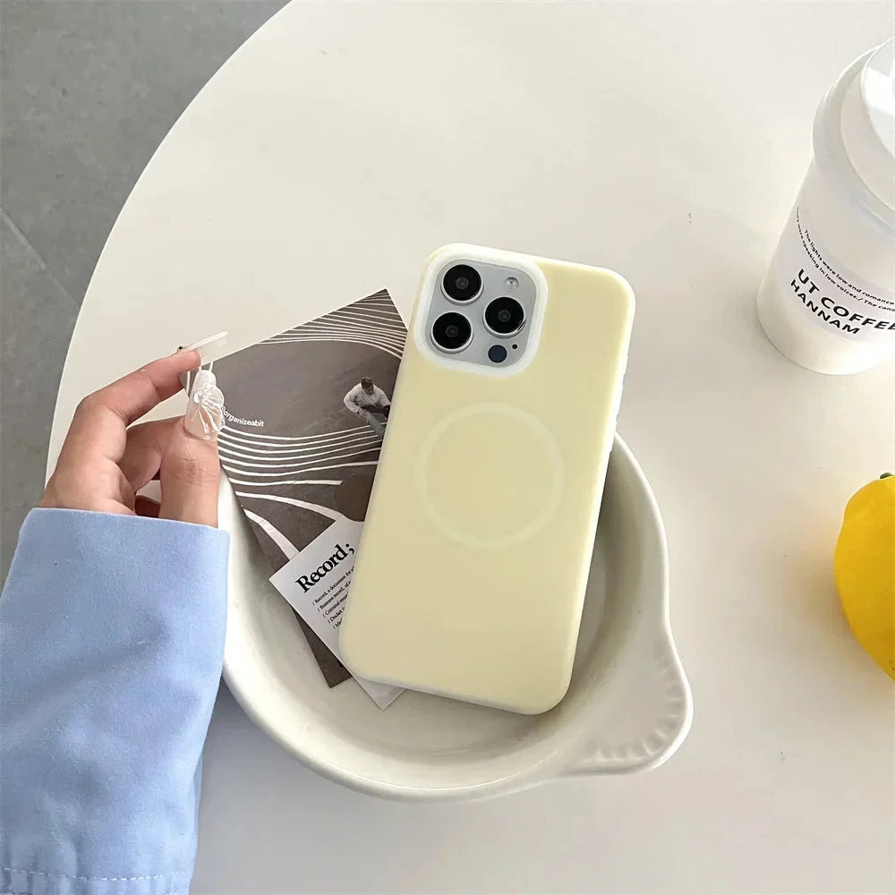 Silikonové pouzdro pro iPhone 15/16/17 Pro Max — stojánek s magnetickým kroužkem