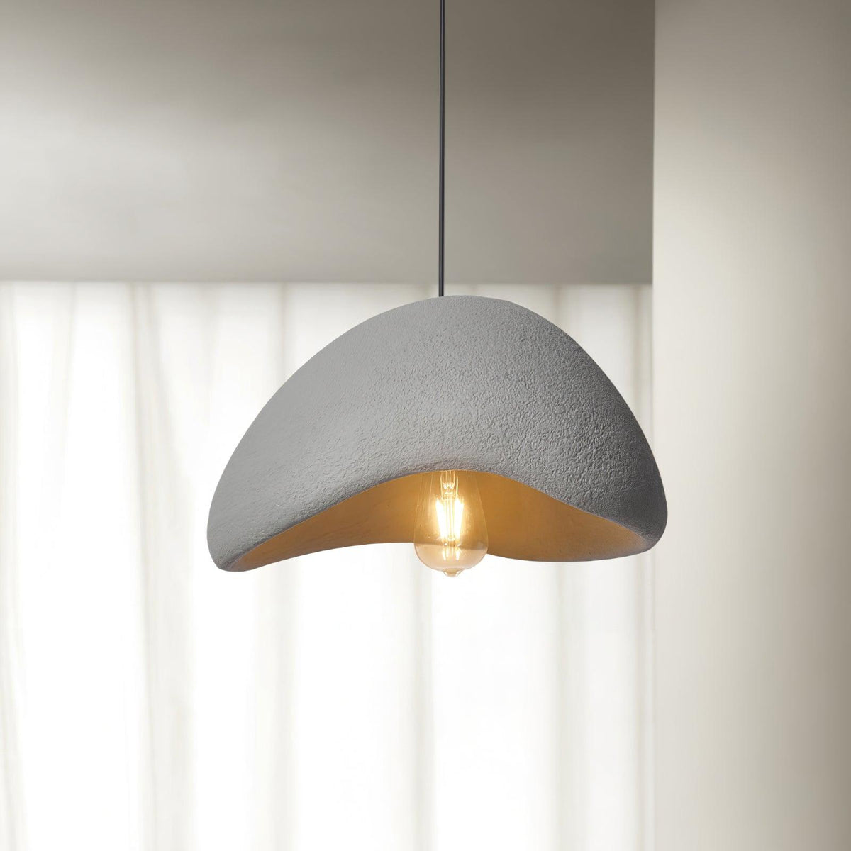 Lámpara colgante Luna Moon — cúpula curva, difusión uniforme