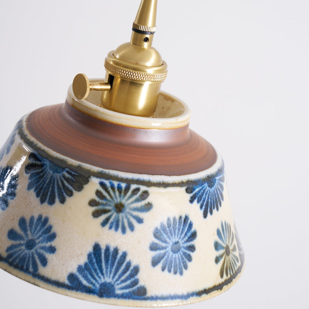 Ręcznie wykonana ceramiczna lampa wisząca — regulowany kwiatowy klosz o szerokości 7 cali