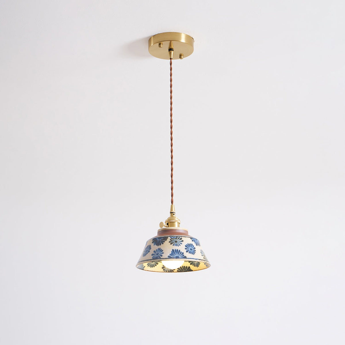 Ręcznie wykonana ceramiczna lampa wisząca — regulowany kwiatowy klosz o szerokości 7 cali