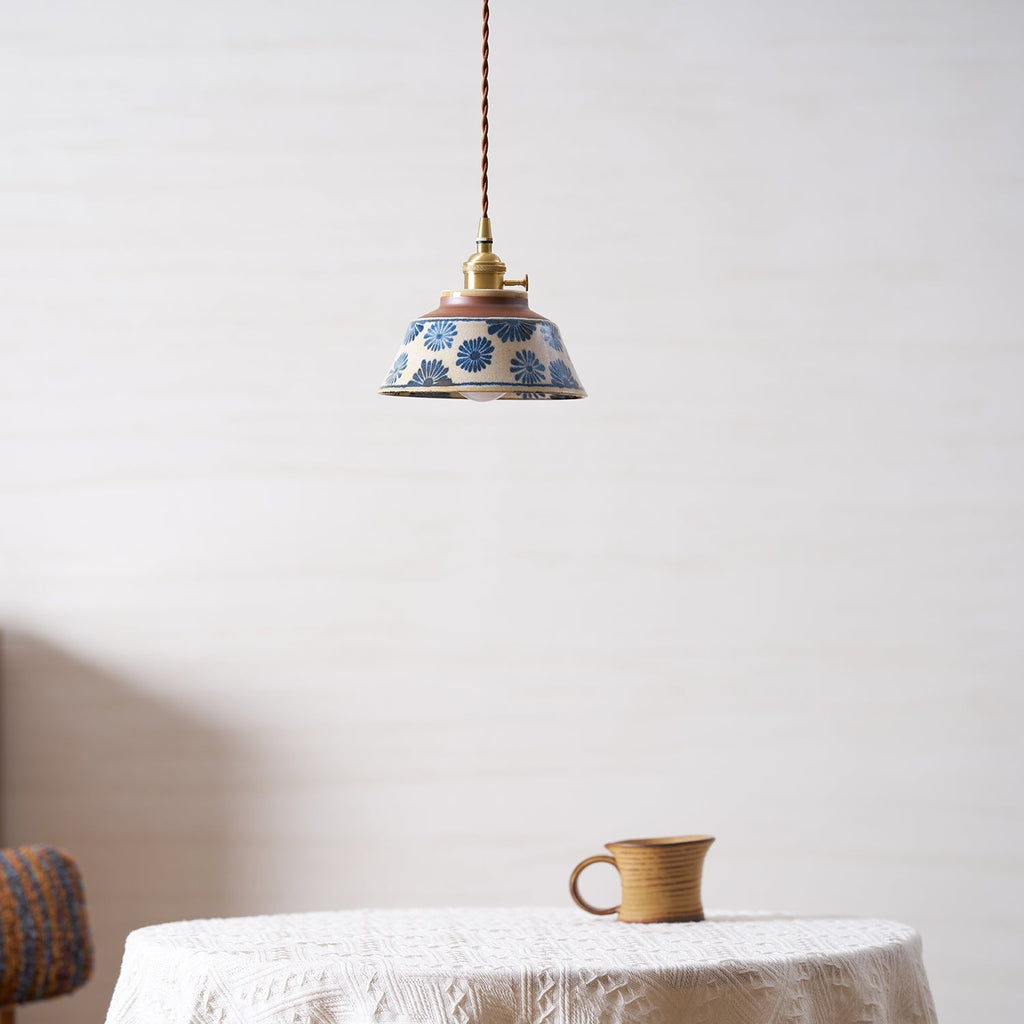 Ręcznie wykonana ceramiczna lampa wisząca — regulowany kwiatowy klosz o szerokości 7 cali