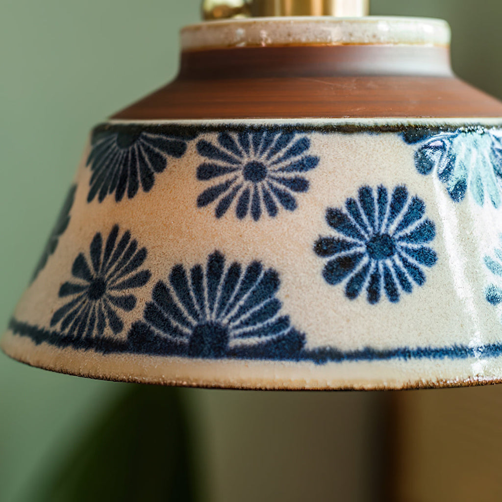 Ręcznie wykonana ceramiczna lampa wisząca — regulowany kwiatowy klosz o szerokości 7 cali