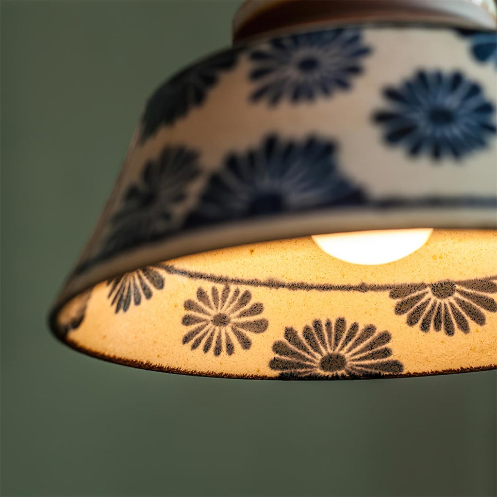 Ręcznie wykonana ceramiczna lampa wisząca — regulowany kwiatowy klosz o szerokości 7 cali