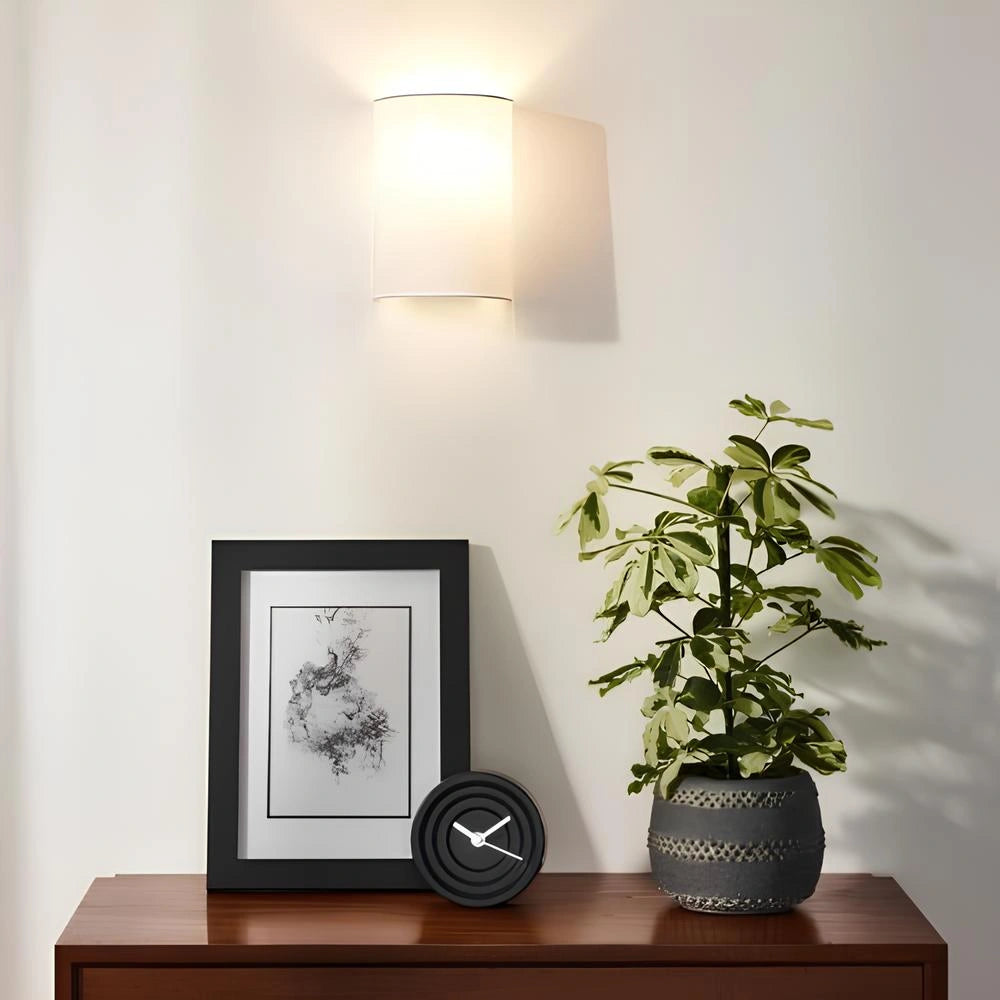 Linen Glow Wandlicht – dimmbare, wiederaufladbare LED-Leuchte mit Fernbedienung | Euroselle