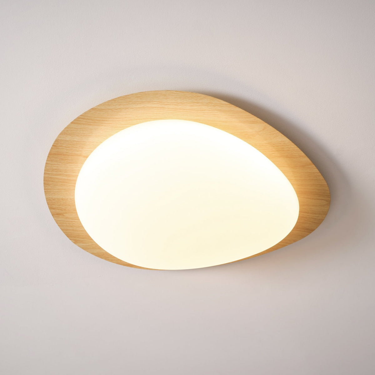 Plafoniera LED Riverstone — profilo ribassato da 8 cm, finitura effetto venatura del noce