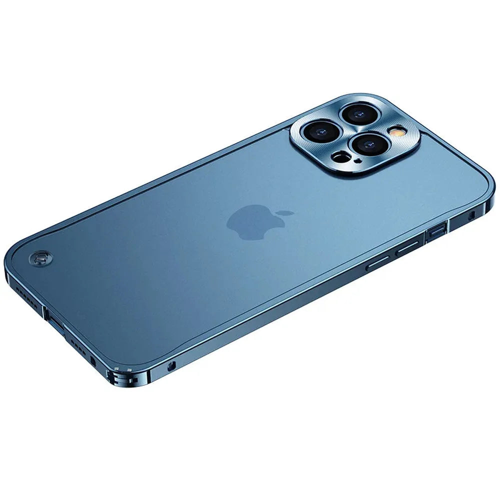 Pouzdro na iPhone 13 s frézovaným hliníkovým rámem — matná zadní strana, kroužek MagSafe