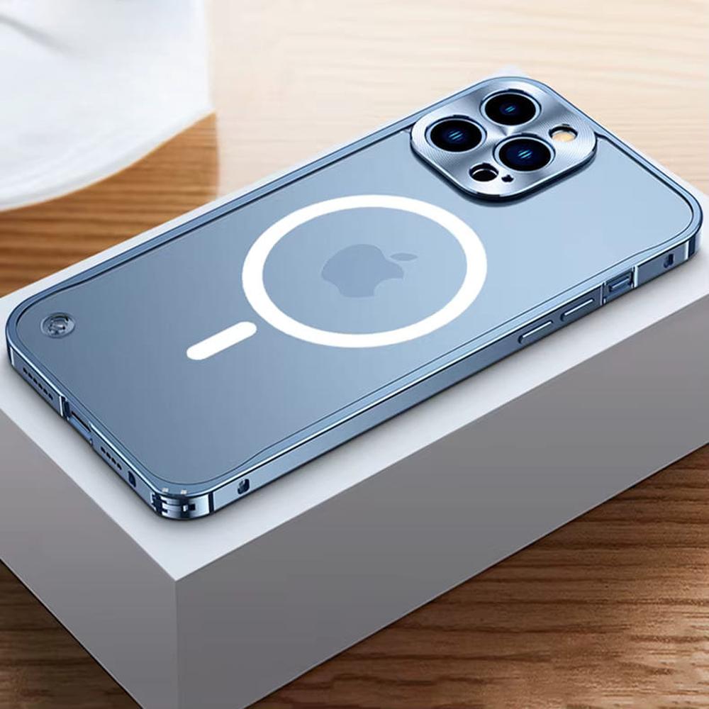 Pouzdro na iPhone 13 s frézovaným hliníkovým rámem — matná zadní strana, kroužek MagSafe