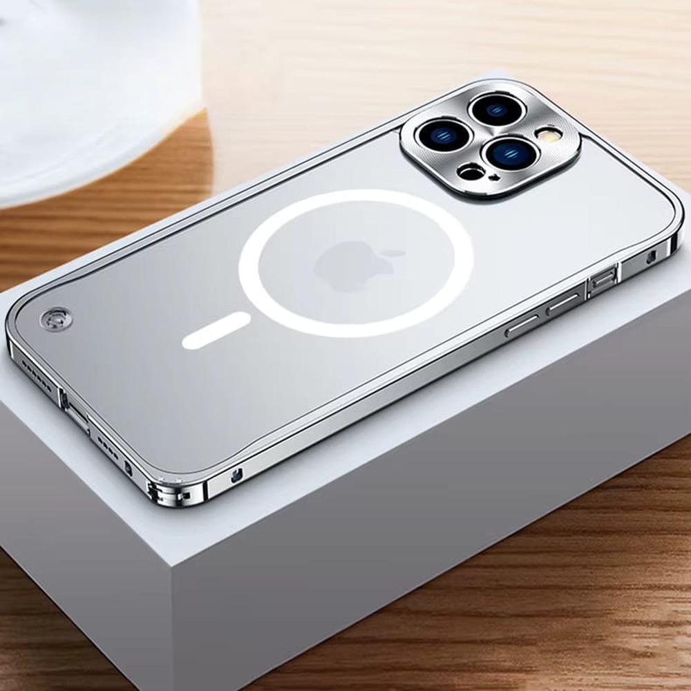 Pouzdro na iPhone 13 s frézovaným hliníkovým rámem — matná zadní strana, kroužek MagSafe