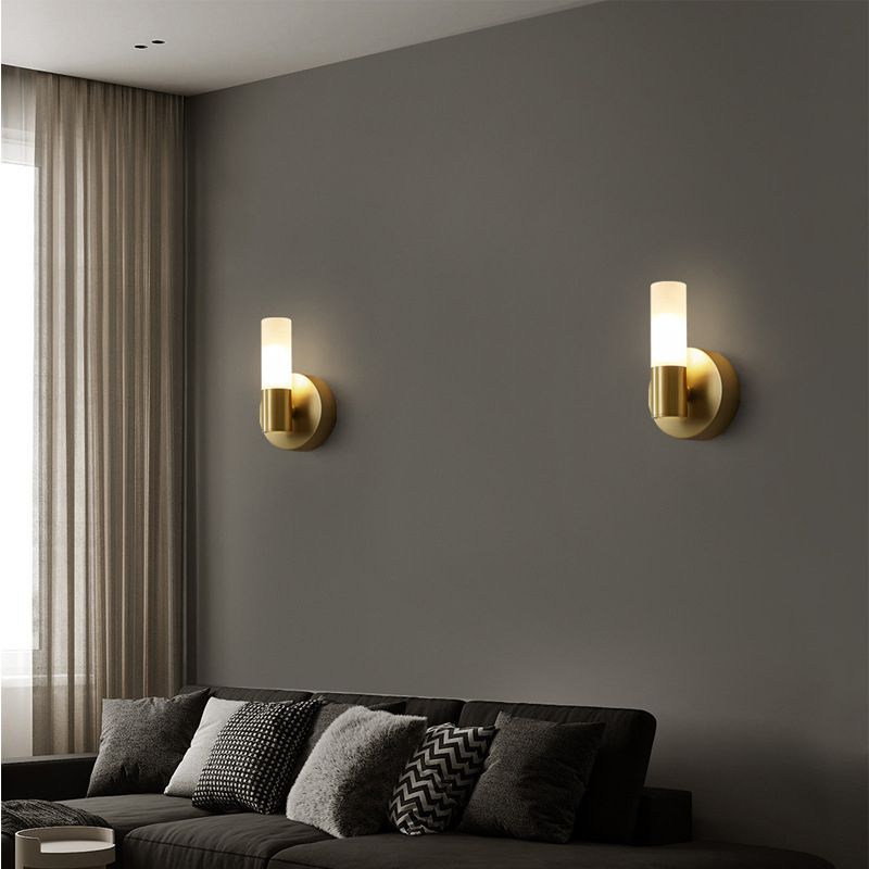 Aurelin | Moderne goldene LED-Wandleuchte mit satiniertem Glas