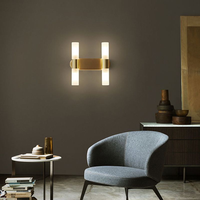 Aurelin | Moderne goldene LED-Wandleuchte mit satiniertem Glas