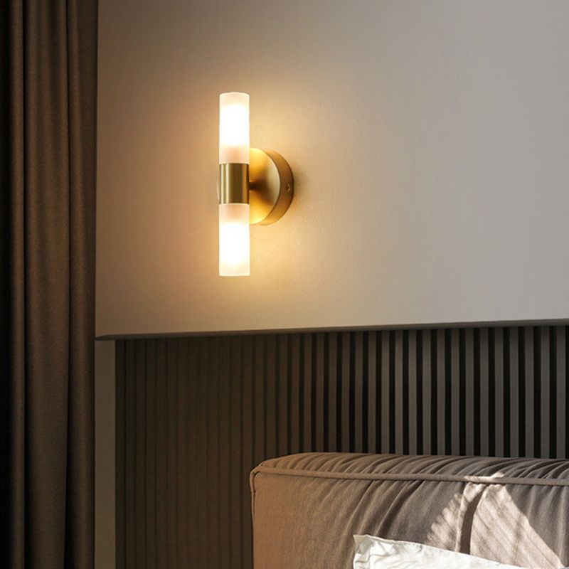Aurelin | Moderne goldene LED-Wandleuchte mit satiniertem Glas