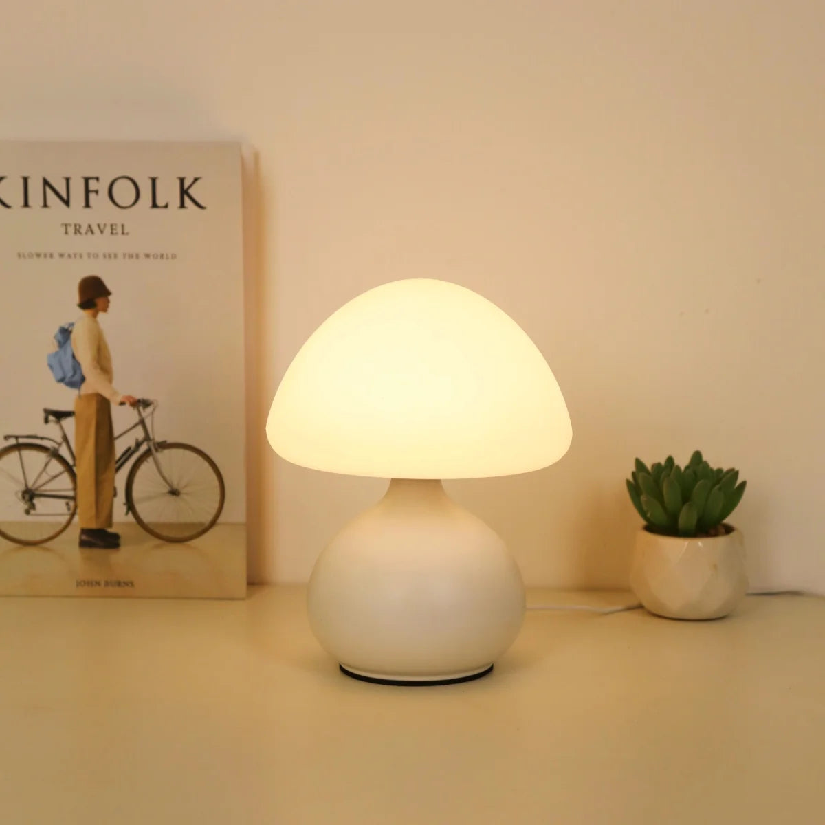 Modern Mushroom Table Lamp with 3 Color Settings - Stylish Bedside or Desk Lamp for Customized Lighting | Euroselle