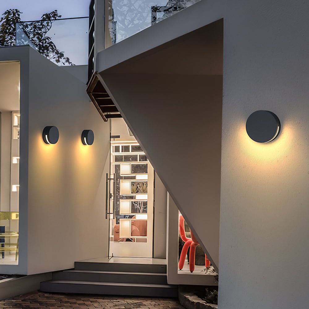 Alvara Moderne schwarze Zylinder-Außen-LED-Wandleuchte mit Up- und Downlight