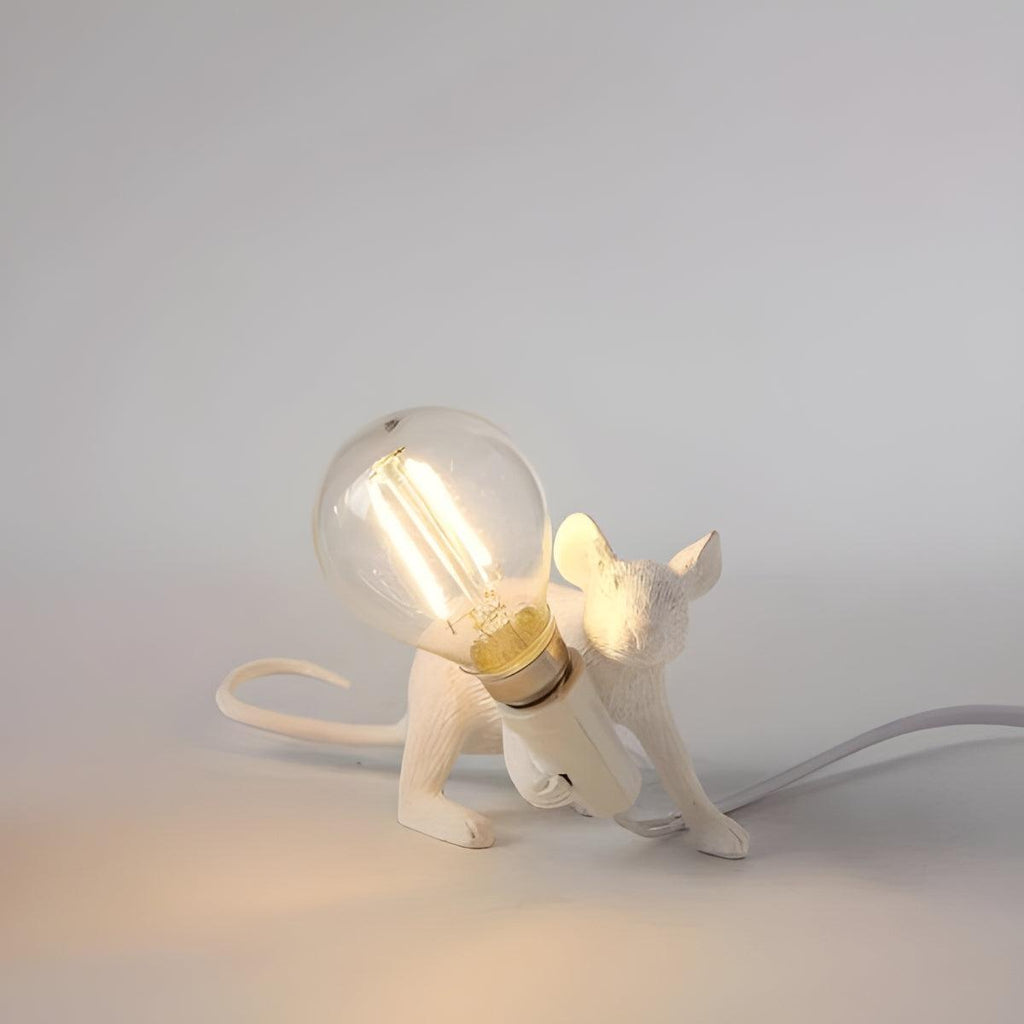 Lámpara de mesa con forma de ratón — Acento de iluminación escultórico