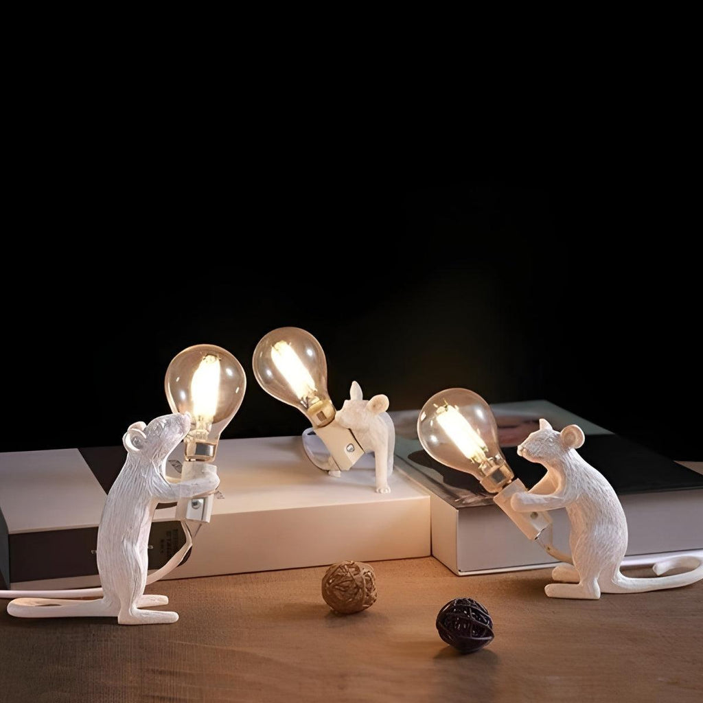 Lámpara de mesa con forma de ratón — Acento de iluminación escultórico