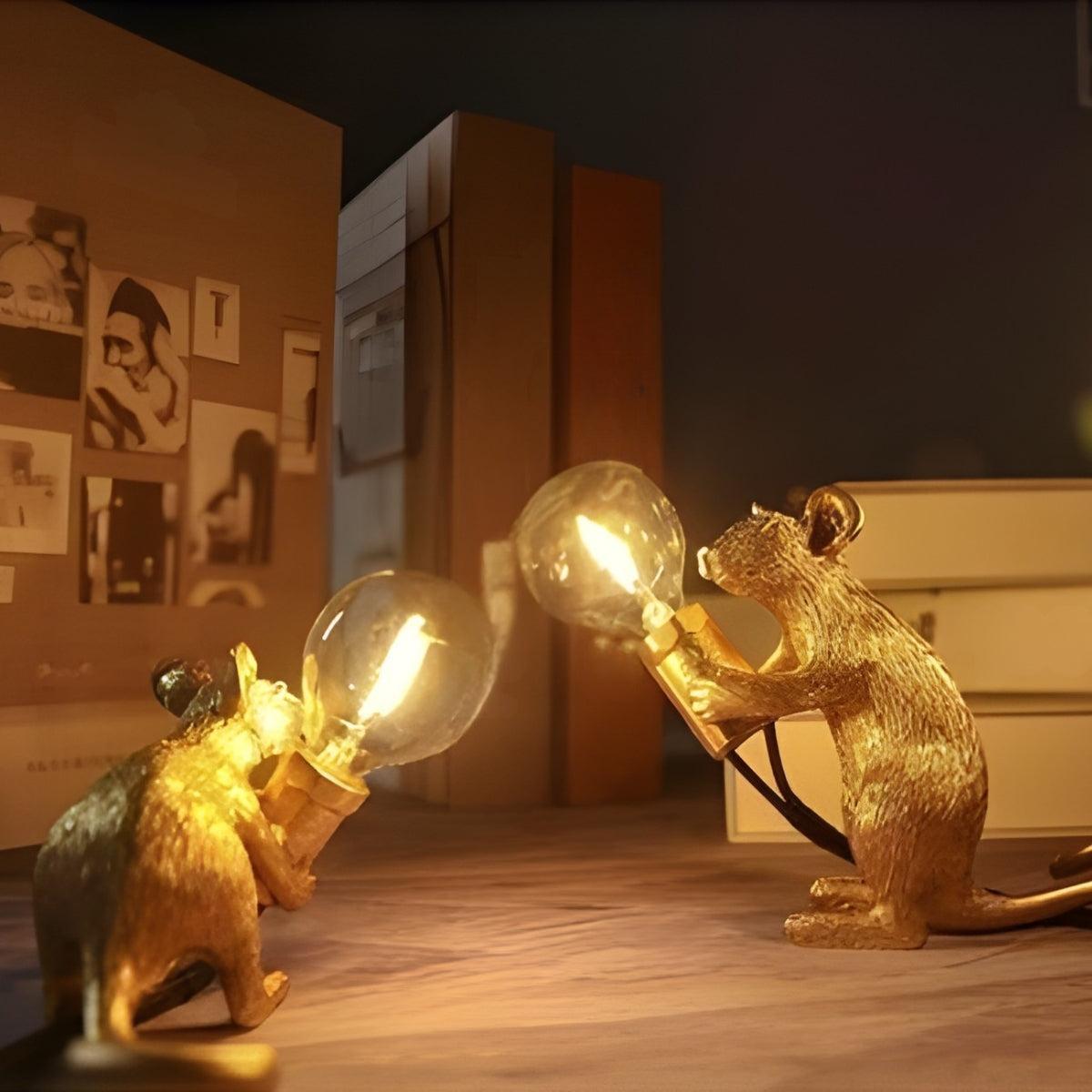 Lámpara de mesa con forma de ratón — Acento de iluminación escultórico