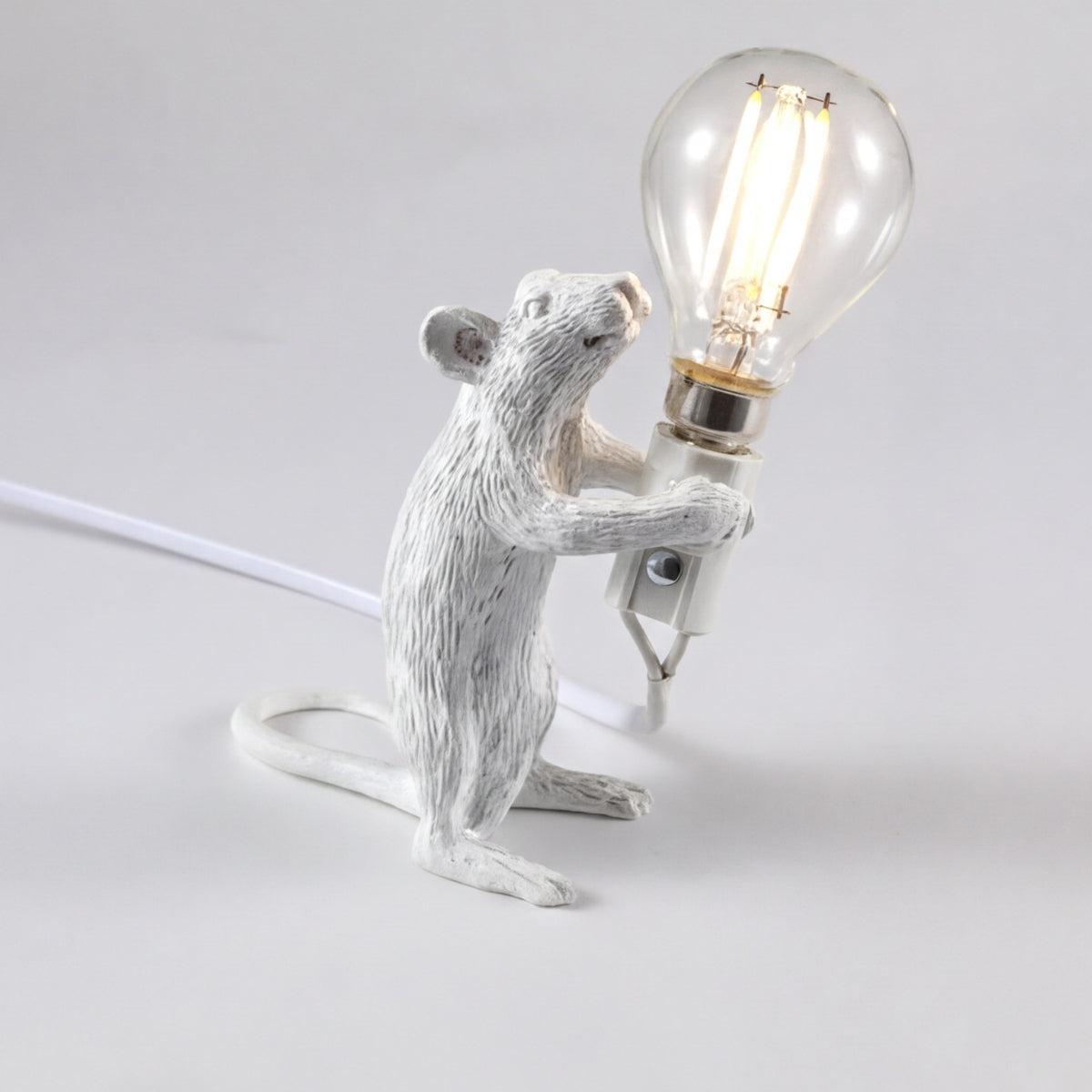 Lámpara de mesa con forma de ratón — Acento de iluminación escultórico