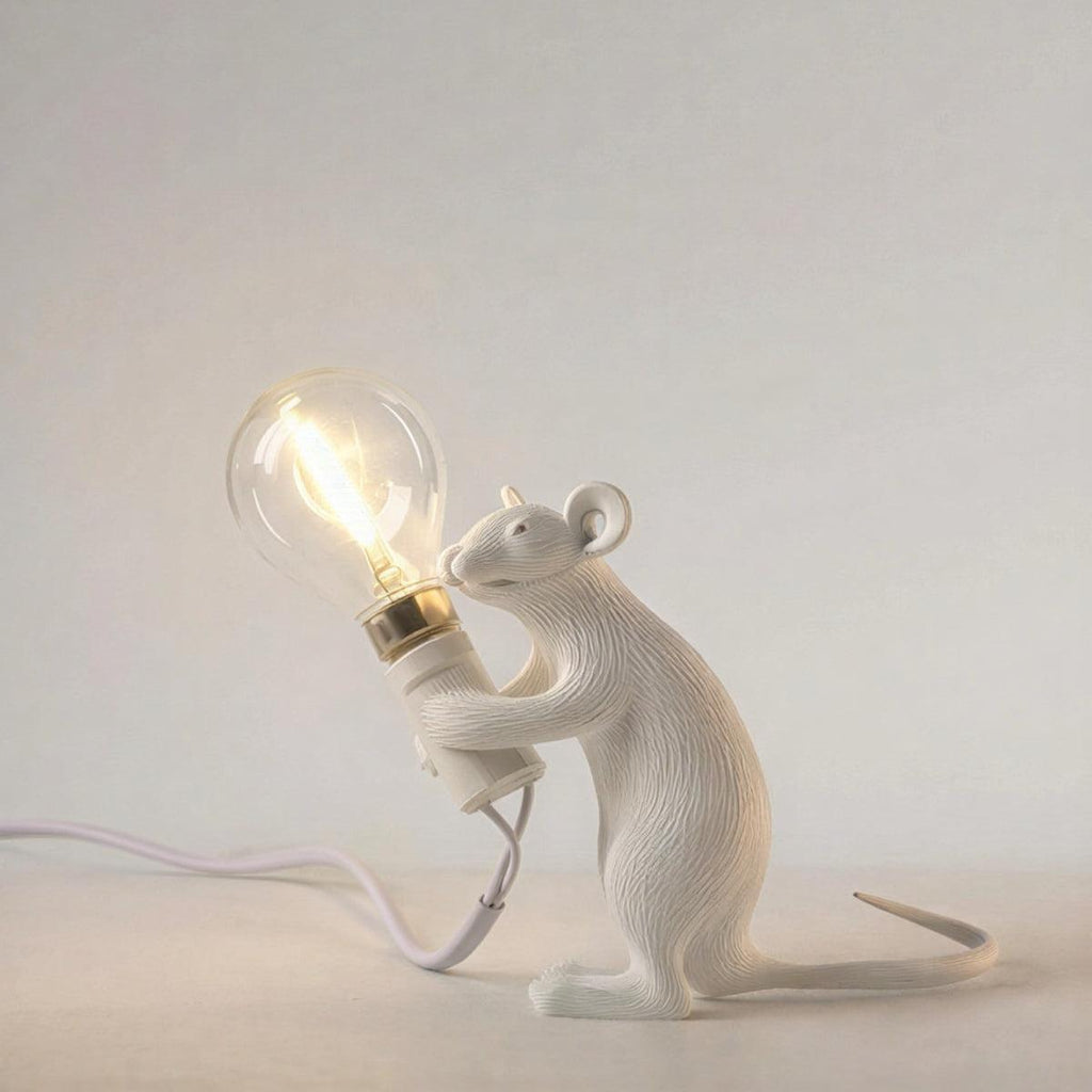 Lámpara de mesa con forma de ratón — Acento de iluminación escultórico