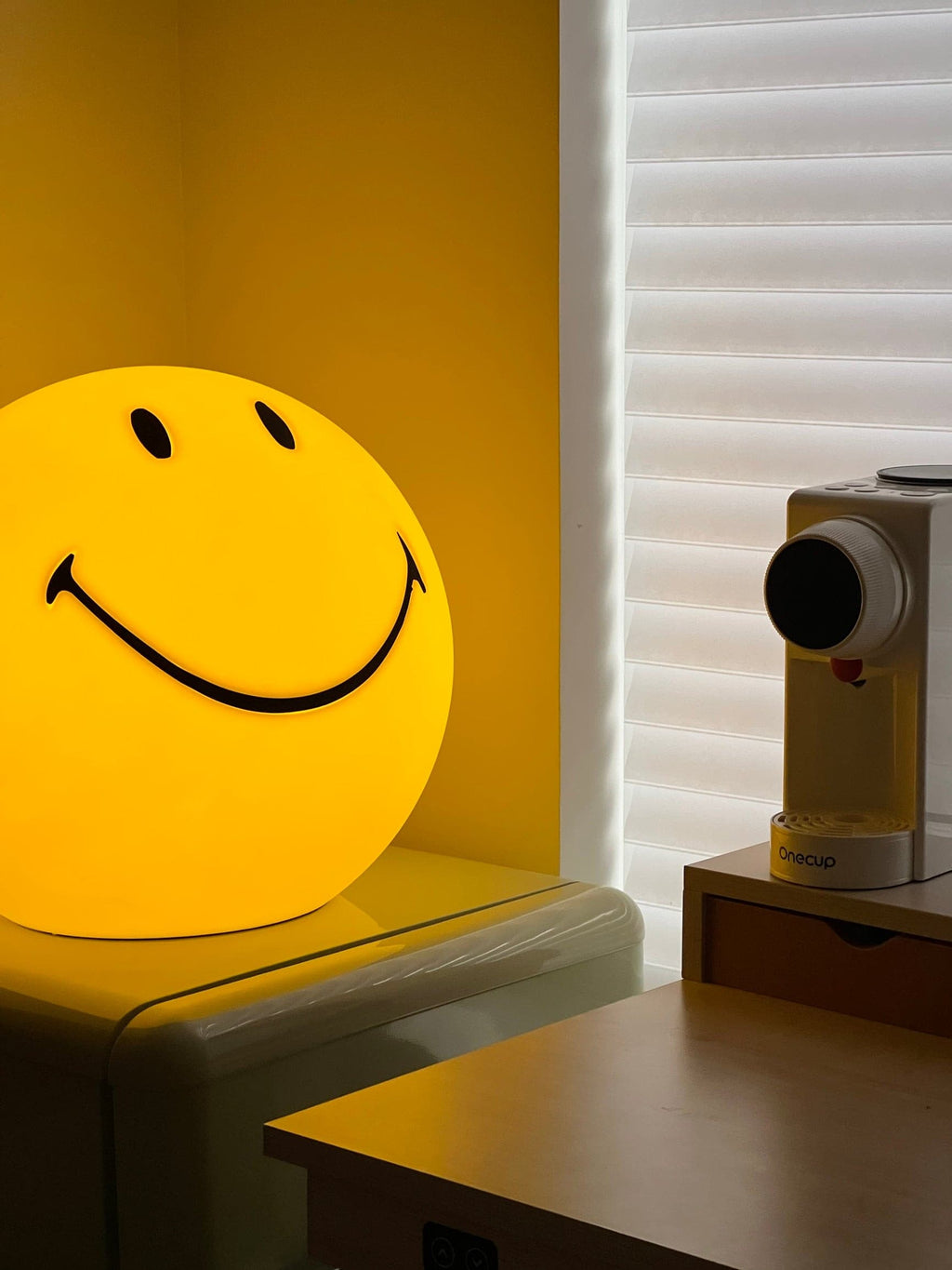 Radosna lampka nocna — polipropylenowa lampa LED 9 cali, ładowanie przez USB